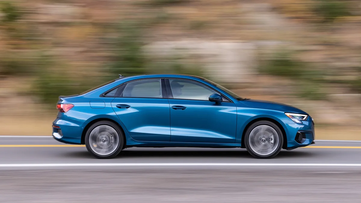 Audi A3 8Y седан хэтчбек - фото поколения Audi