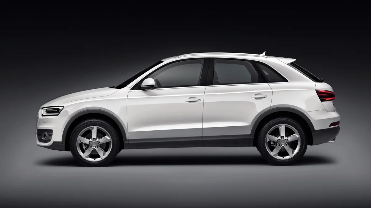 Audi Q3 8U кроссовер - фото поколения Audi