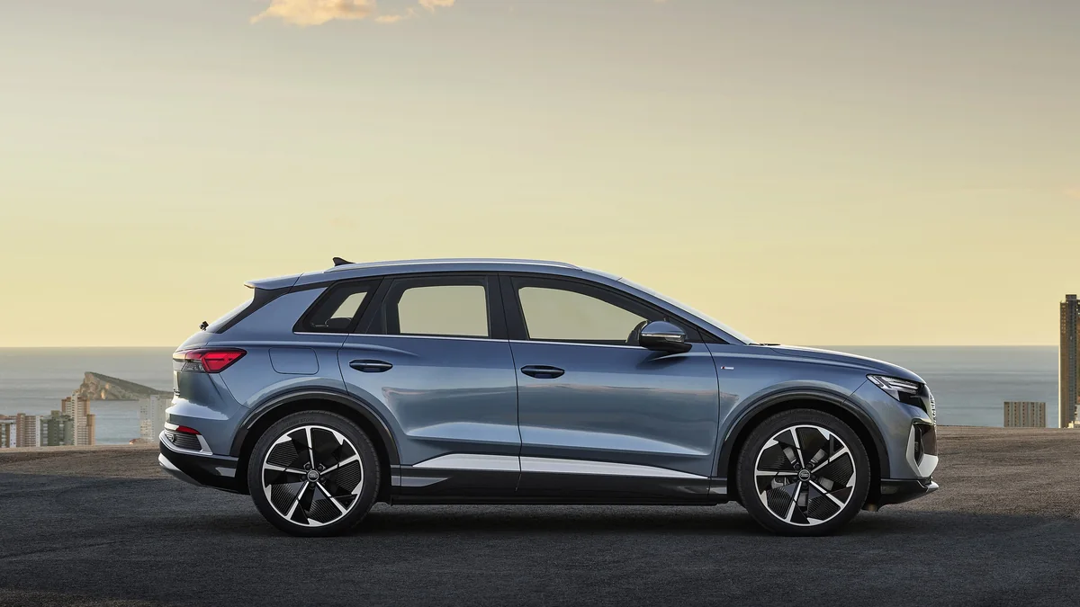Audi Q4 e-tron - фото модели Audi