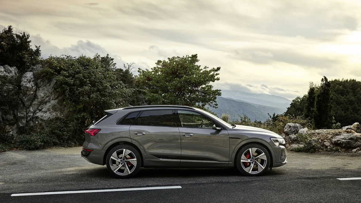 Audi Q8 e-tron - фото модели Audi