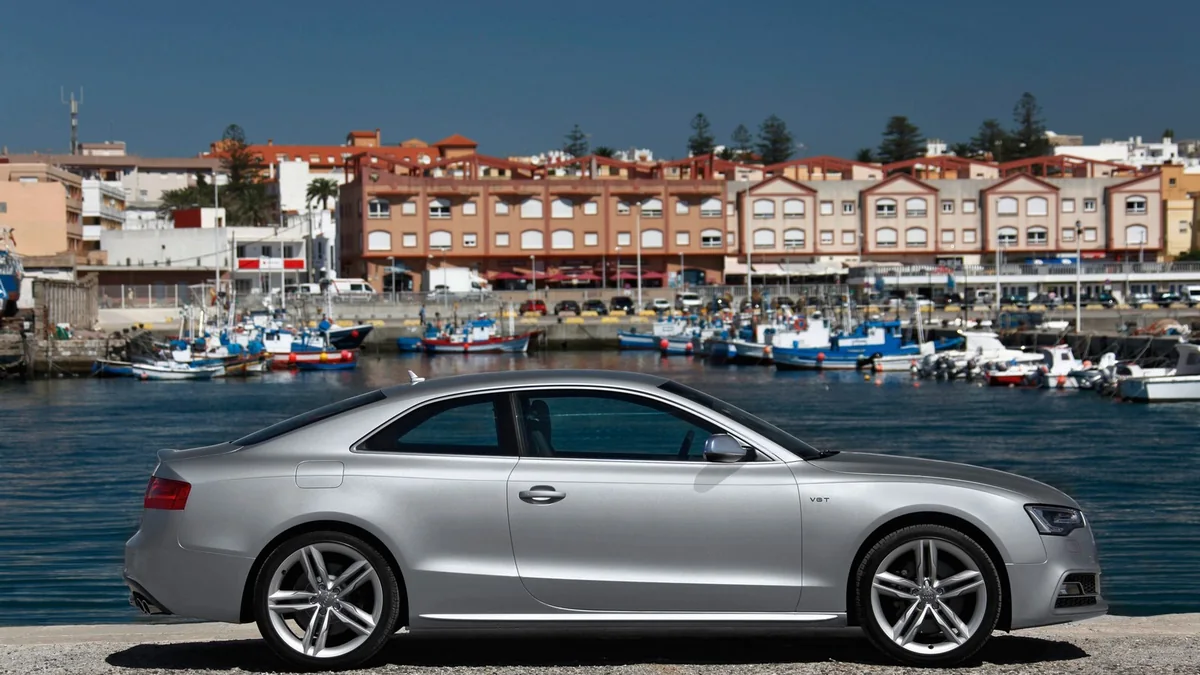 Audi S5 - фото модели Audi