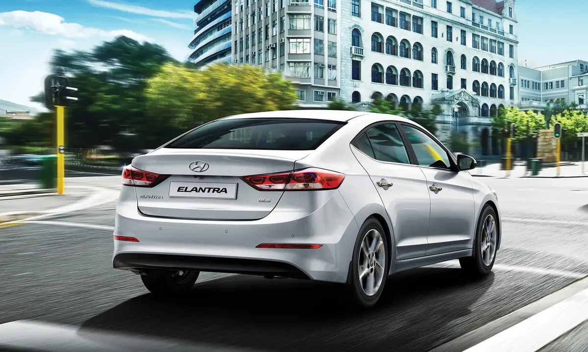 Hyundai Elantra AD