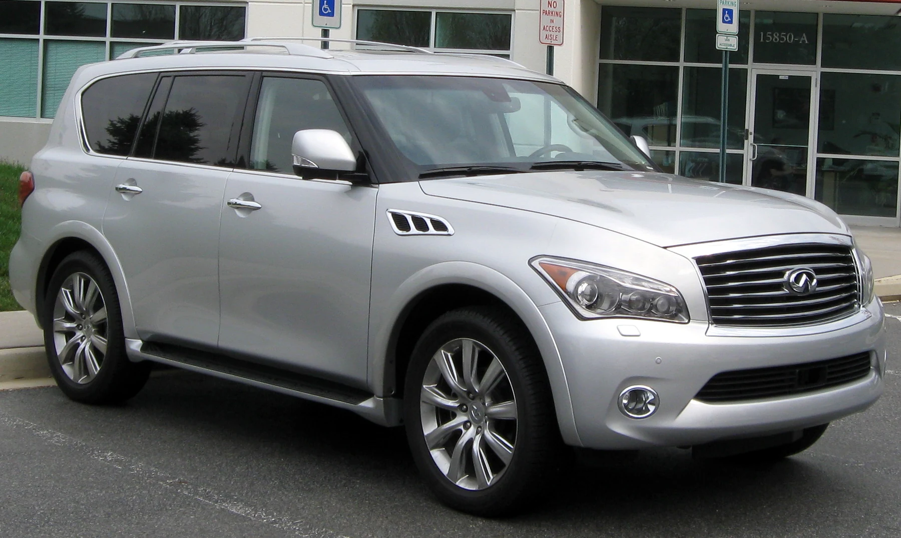 Infiniti QX56 Z62