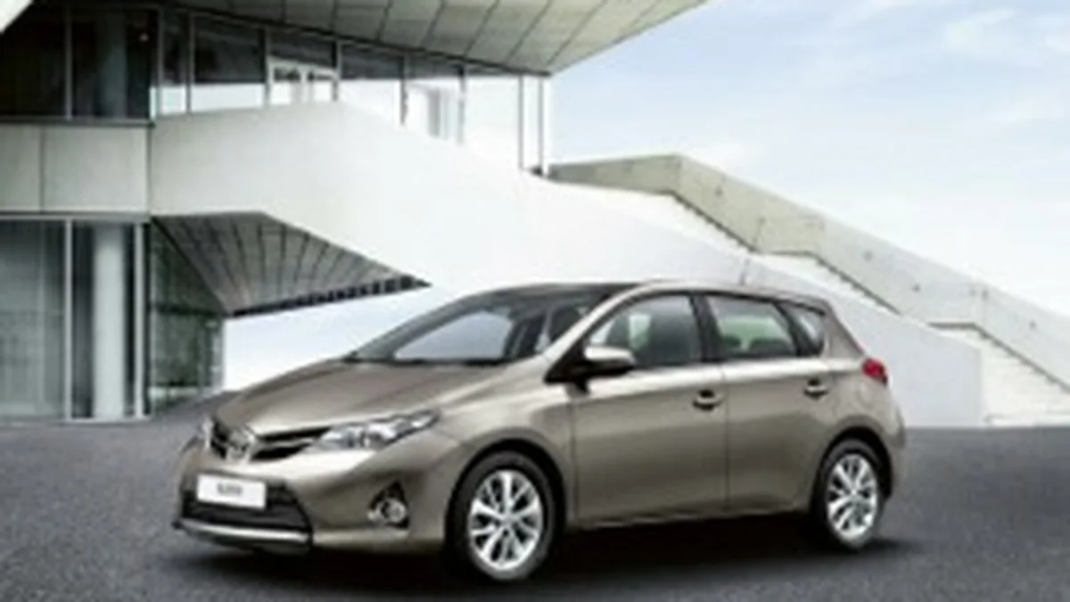 Toyota Auris E180 - фото поколения Toyota