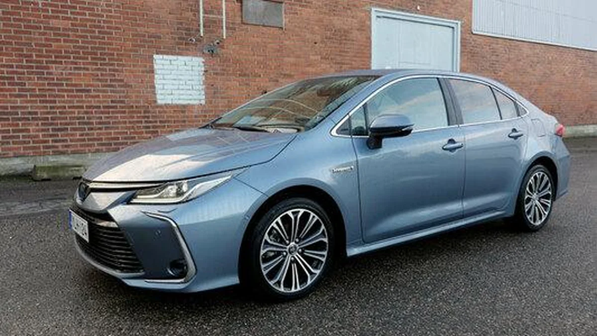 Toyota Corolla E210 2019-н.в. - фото поколения
