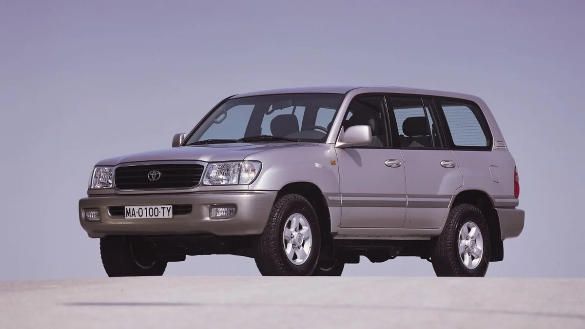 Toyota Land Cruiser 100 - фото поколения Toyota