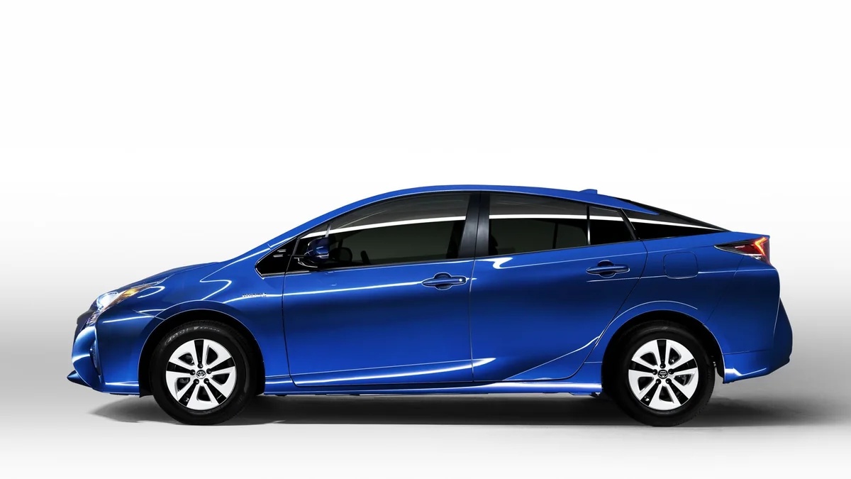 Toyota Prius XW50 2015-2022 - фото поколения