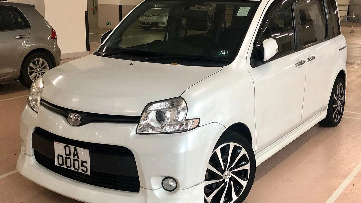 3D коврики Toyota Sienta