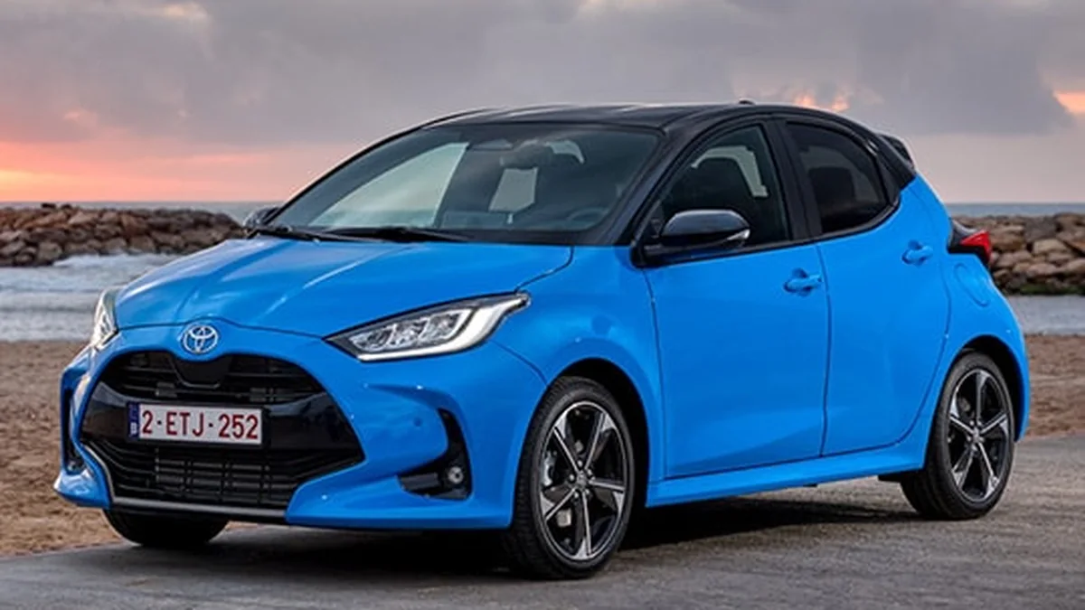 Toyota Yaris XP210 хэтчбек - фото поколения Toyota